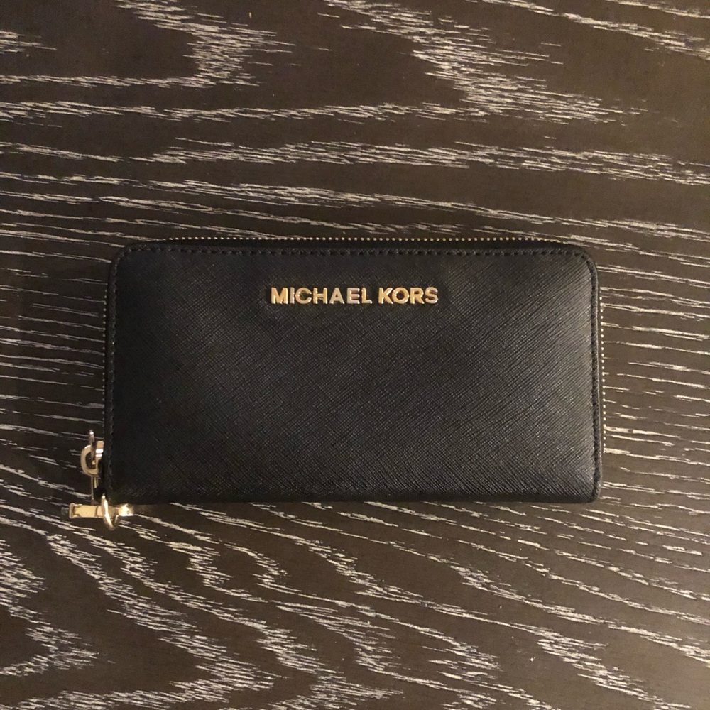 Michael Kors wristlet